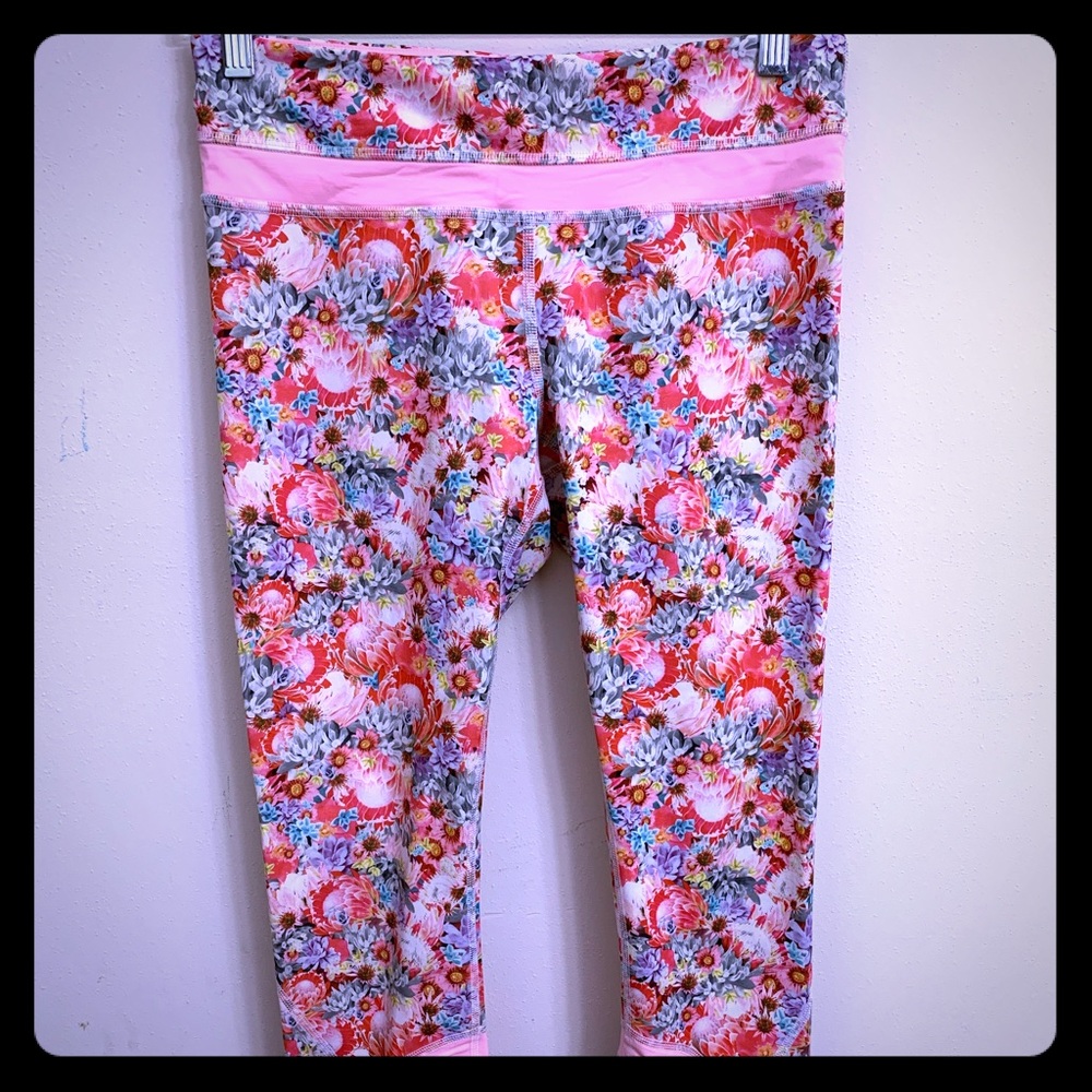 Lululemon Run Inspire Crop II Flowabunga